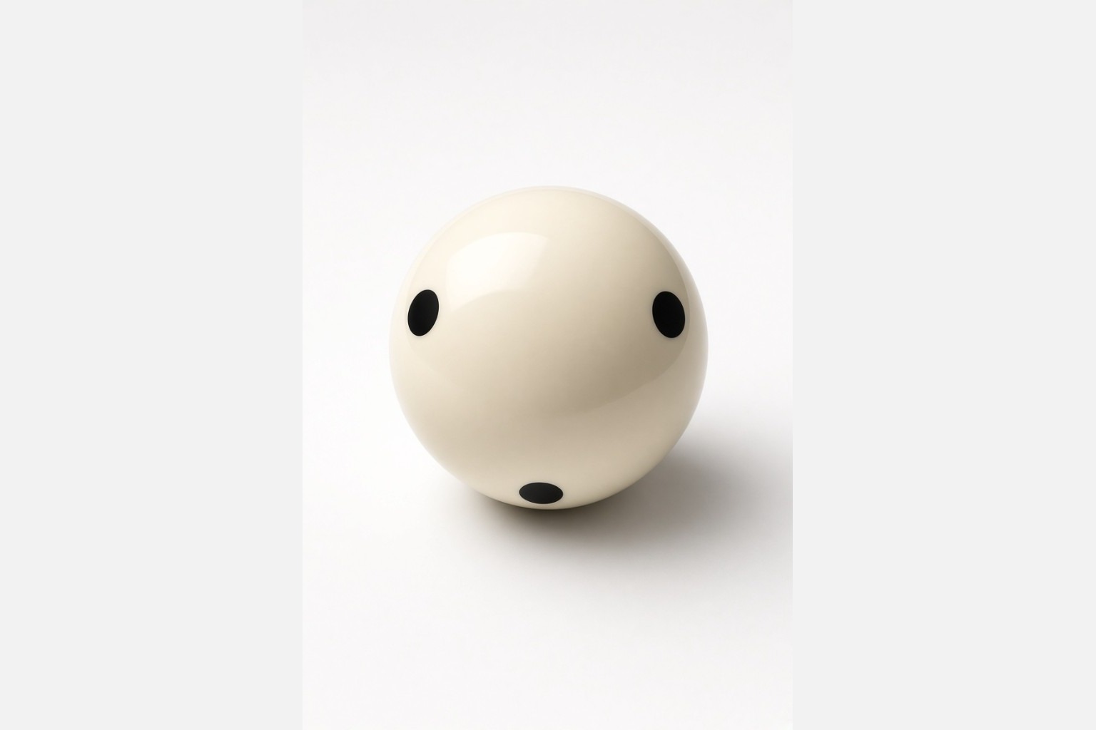 Cream 3-dot cue ball